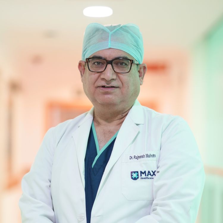 DR. RAJNEESH MALHOTRA 